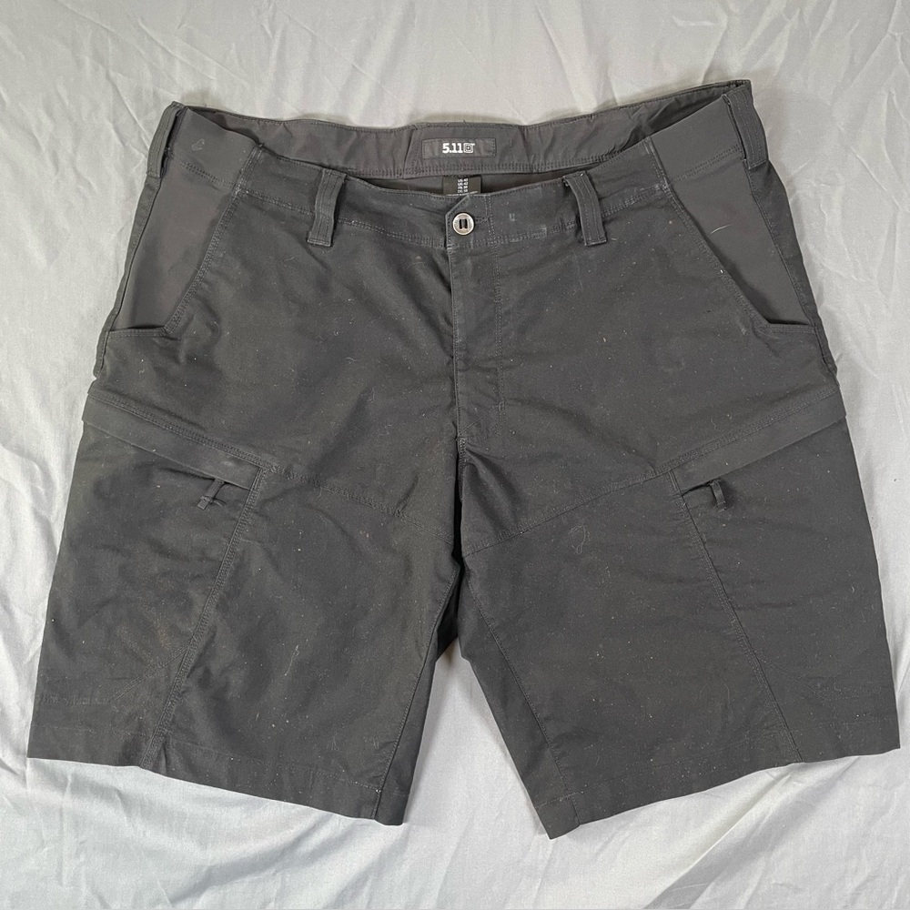 511 Apex Tactical Cargo Shorts Men's Size 42 Black Utility Tactical Workwear